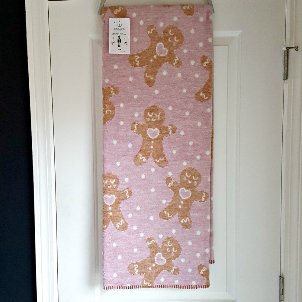 NEW! EXQUISITE Gingerbread HEARTS REVERSIBLE THROW BLANKET